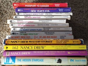 lot 6 image: (13) Nancy Drew Books