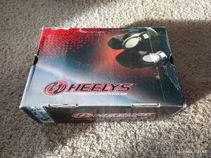lot 8 image: Size 7 Vapor Heelys in Box