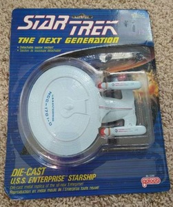 lot 19 image: Vintage Heavy Die-Cast Metal Star Trek USS Enterprise Model