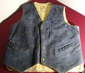 lot 51 image: Awesome Vintage Leather Sherpa Vest