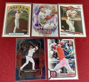 lot 104 image: (5) Shohei Ohtani Cards