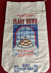 lot 116 image: Vintage 10lb Flour Sack - Very Pretty