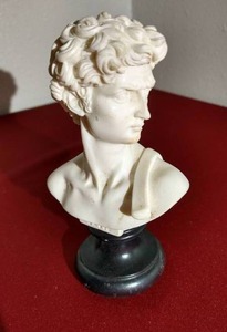 lot 152 image: Small Vintage David Bust - Italian Sculptor G Ruggeri