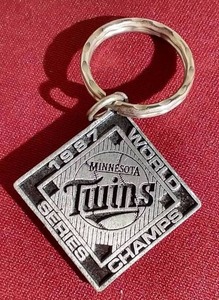 lot 191 image: Minnesota Twins 1987 World Series Champions Metal Keychain
