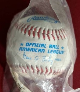 lot 200 image: Rawlings Minnesota Twins Official Major League Baseball - Unopened