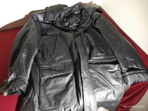 lot 201 image: XL Mens Leather Coat - Great Condition