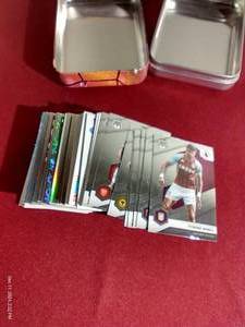 lot 226 image: Tin With Soccer Cards