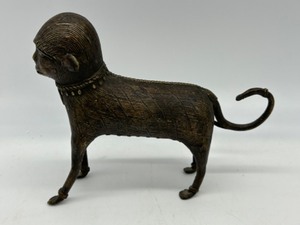 lot 49 image: Antique Orissa India Bronze Monkey Statue Figurine Primitive Cast Metal Man  Dog Figure