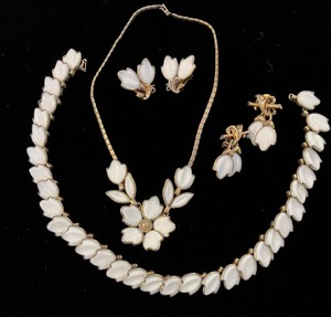 lot 96 image: Vintage TRIFARI Molded Glass DOGWOOD Petals Necklace and Earring Sets