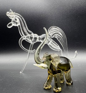 lot 98 image: Artisan Hand Crafted Glass Horse and Elephant