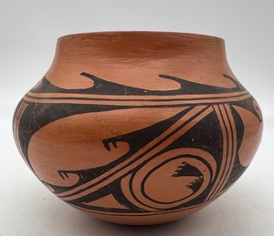 lot 102 image: HOPI Pottery Vessel - Signed VIOLET HUMA