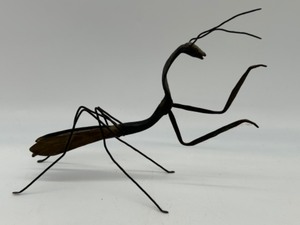 lot 82 image: Vintage Metal Sculpture PRAYING MANTIS Iron & Brass Insect Curiosities