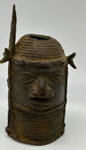 lot 85 image: Antique BENIN Bronze Head Nigerian 17th Century CASTING