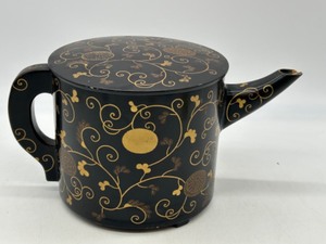 lot 86 image: ANTIQUE JAPANESE Lacquer Ewer of The Edo Period