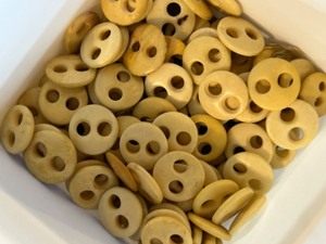 lot 163 image: Vintage Carved BONE BUTTONS Simple Large Holes - Qty 90