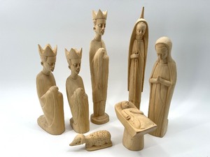 lot 121 image: Hand Carved Wooden African Nativity Set #1