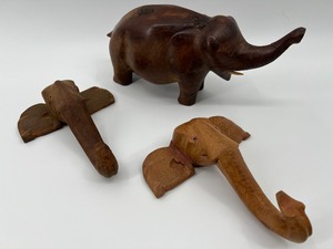 lot 127 image: Wood Carved Elephants including Figurine and Hooks