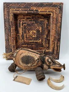 lot 133 image: Vintage Primitive Woven Basket Tray and Papua New Guinea Woven Boar Pig with Natural Warthog Tusks