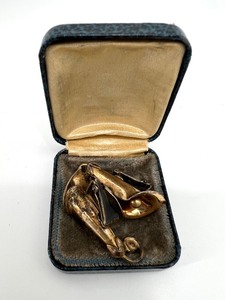 lot 135 image: Vintage STERLING SILVER Clip On Earrings with Box