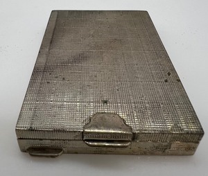 lot 171 image: Vintage Silver Toned Compact