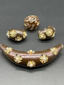 lot 201 image: Vintage CASTLE CLIFF Brown Enameled Trio Set of Fashion Jewelry