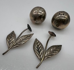 lot 232 image: Vintage Silver Salt and Pepper Shakers - For Parts or Scrap 830S Silver