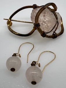 lot 281 image: Vintage Quartz Dangle Earrings and Wrapped Quartz Pin  Brooch