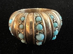 lot 273 image: Sterling Silver Ring with Glass Turquoise Cabochons