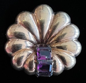 lot 273B image: Antique Vintage Large Purple Glass Stone Fur Clip Brooch Gold Vermeil Made in Mexico