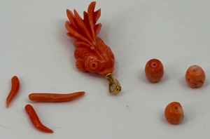 lot 252 image: Carved Real Coral Pieces Including a FISH Pendant, Horns and Beads