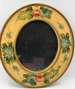 lot 270 image: Vintage Toleware Hand Painted Wood Oval Wall Mirror
