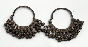 lot 308 image: Vintage Silver Yemeni Bedouin Hoop Earrings