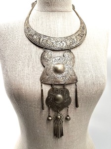 lot 310 image: Vintage Hmong Miao Silver Ceremonial Necklace Collar