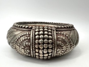lot 312 image: Beautiful Ethnic Tribal Old Antique Yemen African Bedouin Silver Dish