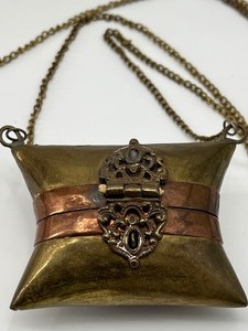 lot 316 image: Vintage Middle Eastern Metal Pillow Trinket Purse