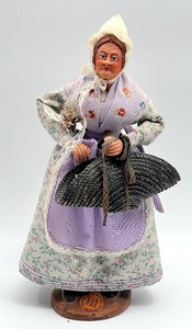 lot 327 image: Vintage Santon dArgile De Provence Syndicat Des Santonniers Doll - Lavender Lady - FRENCH