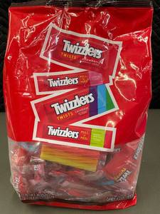 lot 204 image: CA 3 - Assorted Twizzlers Candy Bag - 36.55 oz (2 lb 4.55 oz)