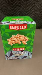 lot 383 image: IN 5 - Emerald Salt & Pepper Cashews - 15 oz Pack