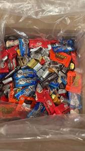 lot 504 image: 2 bk - 15 lb Assorted Snack Size Candy Bars - Best Before March 2025