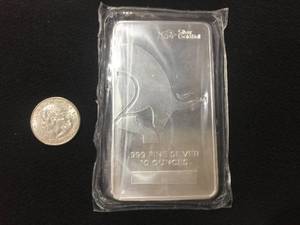 lot 158 image: Silver Gold Bull 10 Ounce Silver Bar