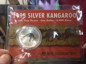 lot 163 image: 1993 Silver Kangaroo 1 Ounce Dollar Coin
