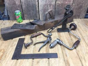 lot 170 image: Group Vintage Hand Tools - Level - Braces - Jack