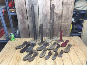 lot 182 image: Antique ShoeCobbler Tools