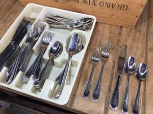 lot 185 image: Gorham 1810 Stainless Flatware Set - Braid Pattern