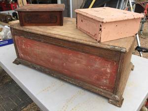 lot 187 image: 3 Vintage HopechestKeepsake Wooden Boxes