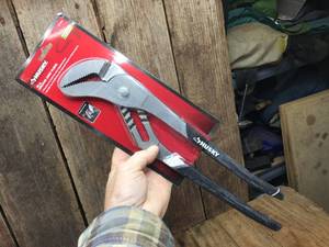 lot 209 image: Husky 16 Groove Joint Pliers - New