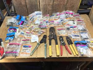 lot 276 image: Many PEX Plugs - Couplers & Crimping Tools