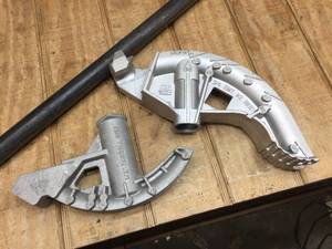 lot 292 image: 2 GB Gardner Bender 910 & 961 Pipe Benders