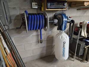 lot 206 image: Rockler Dust Right 58860 Central Dust Collector