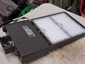 lot 837 image: Lot of (10) V-Tac Commercial 100-277V 240W LED Shoebox Light Fixtures VT-SBN3-3M-240W-850-H (New In Box )